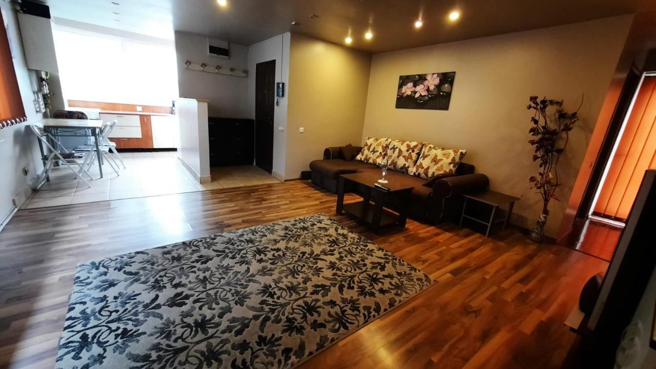Apartament Laurentiu - Etaj.1 Букурещ Екстериор снимка