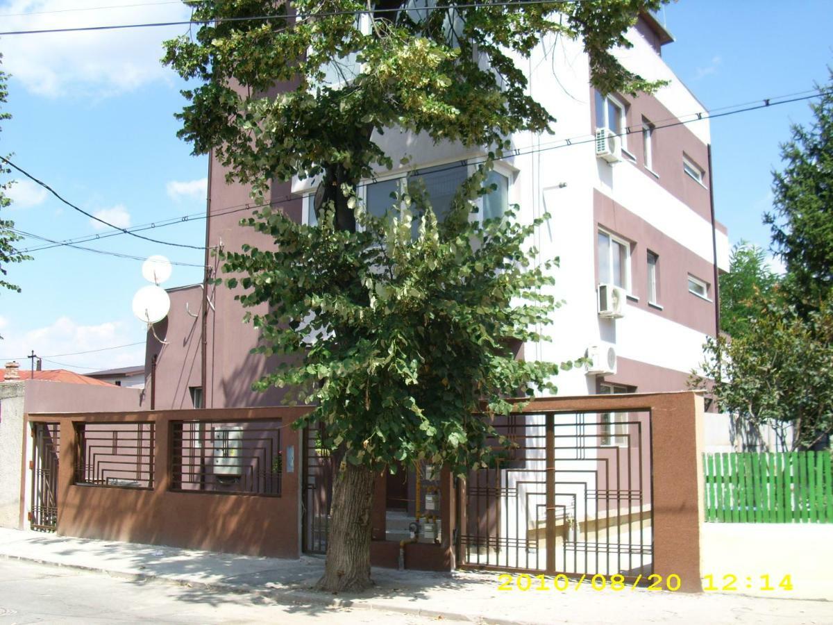 Apartament Laurentiu - Etaj.1 Букурещ Екстериор снимка